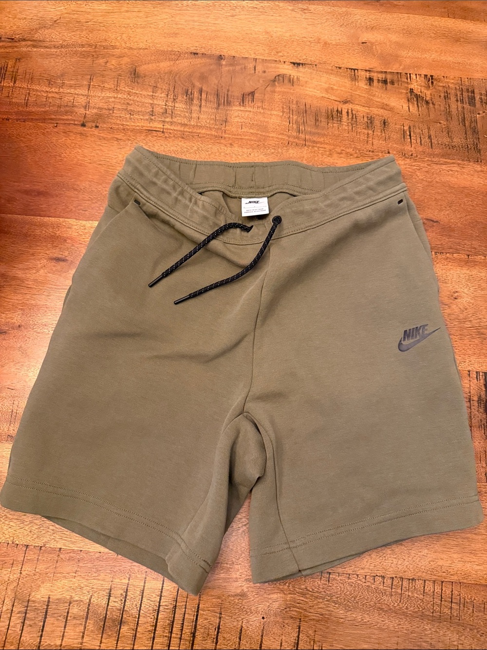Nike Tech Men’s Olive Shorts Size Small